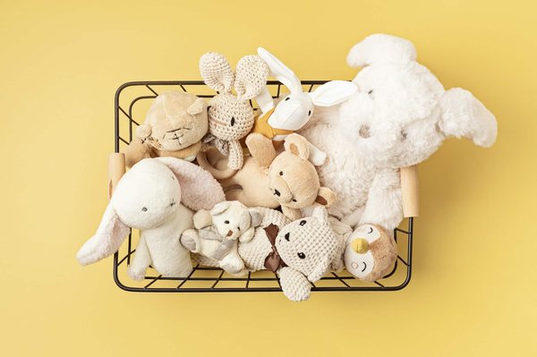 Histoire des peluches : leur fabrication, et leur impact sur le développement des enfants